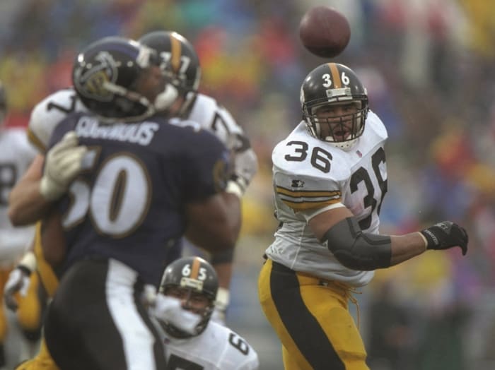 Jerome Bettis and the Steelers visited Baltimore in the Ravens’s first season after moving from Cleveland.